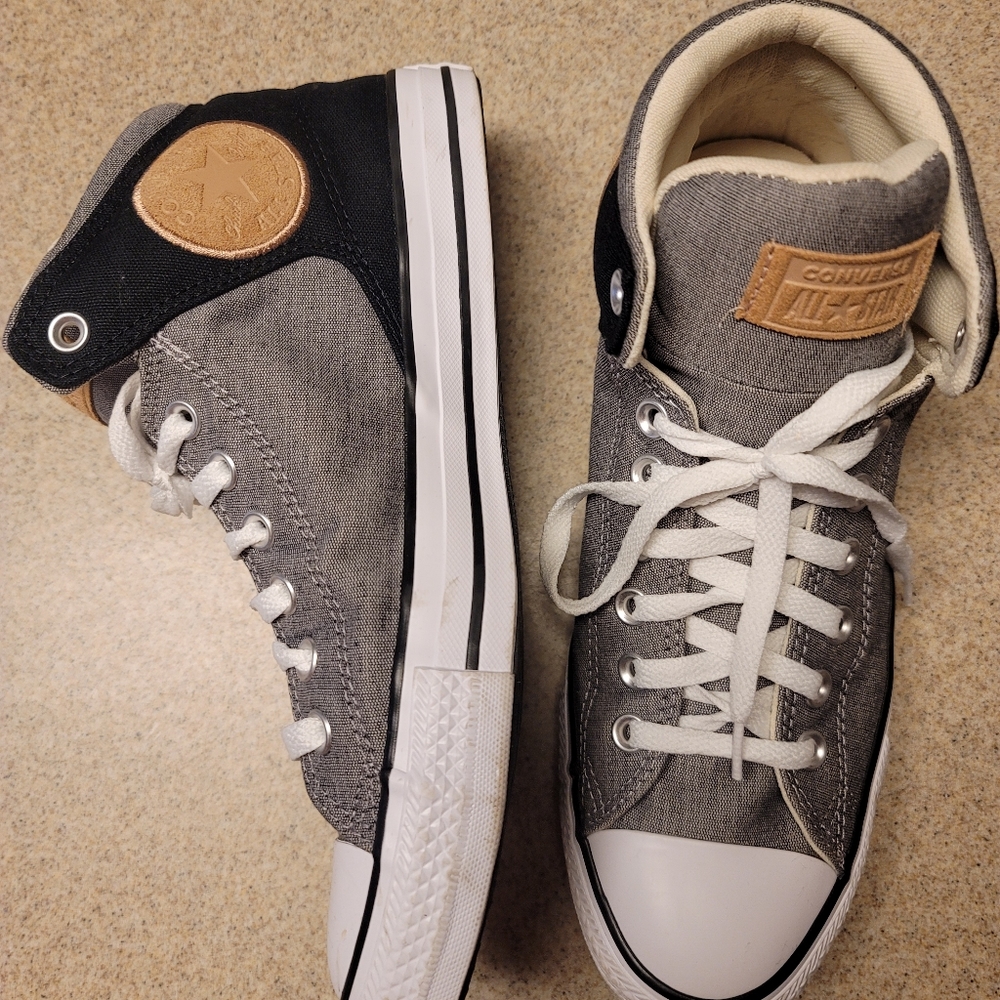 Converse - Picture 2 of 3